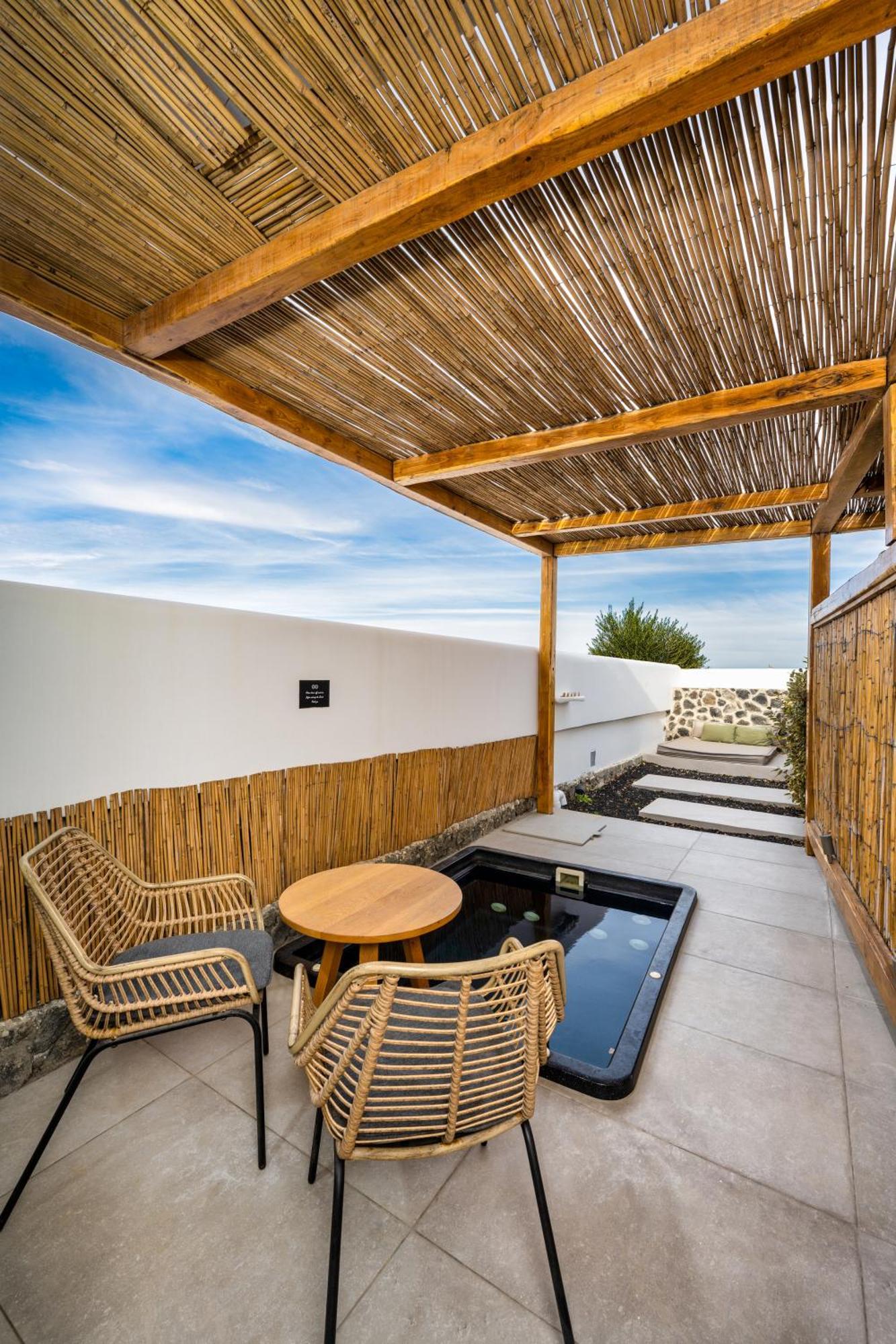 Callia Retreat Suites - Adults Only Firá Buitenkant foto
