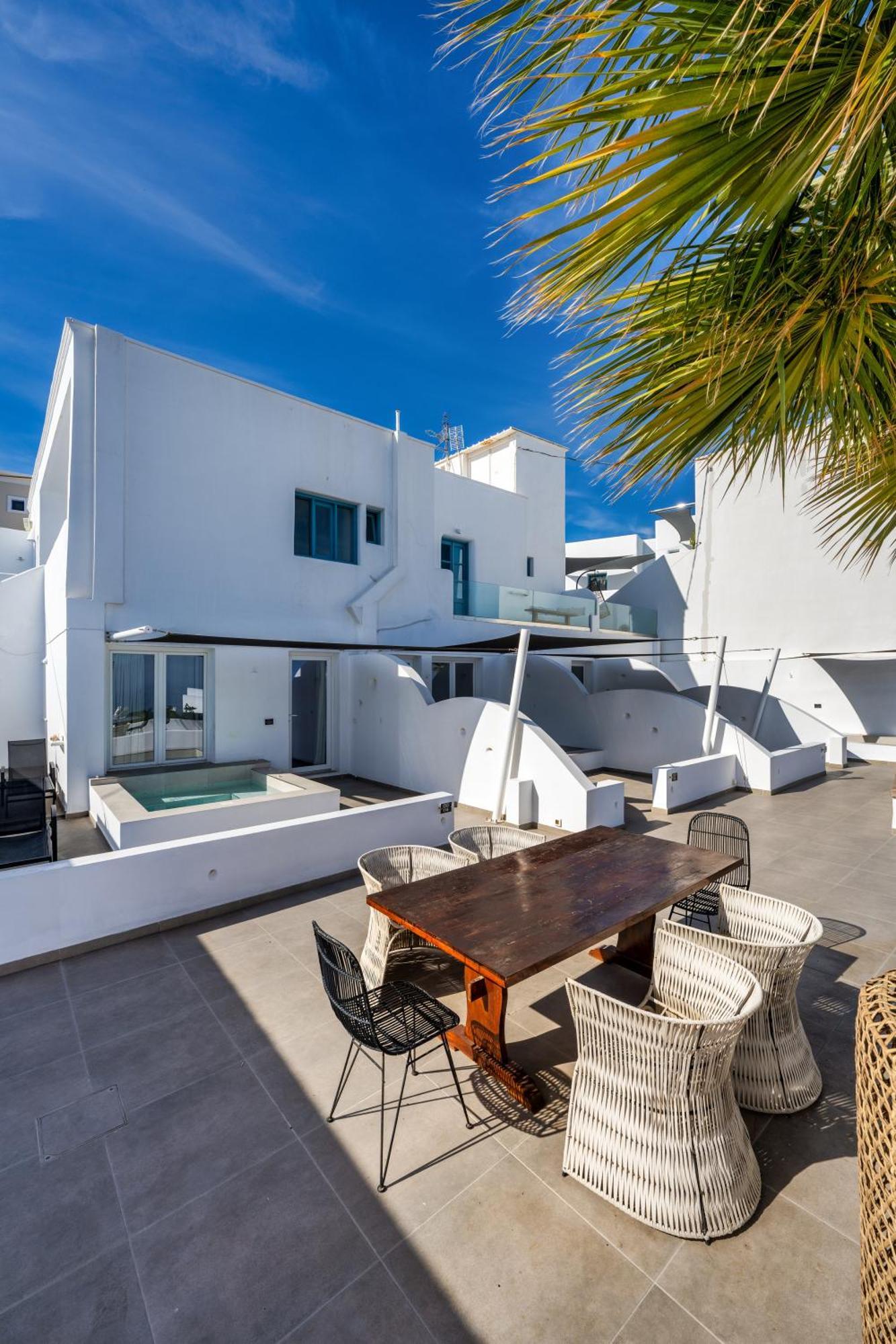 Callia Retreat Suites - Adults Only Firá Buitenkant foto